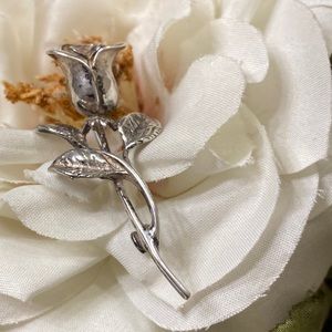 Vintage delicate sterling rose brooch 1 7/8” x 3/4”
